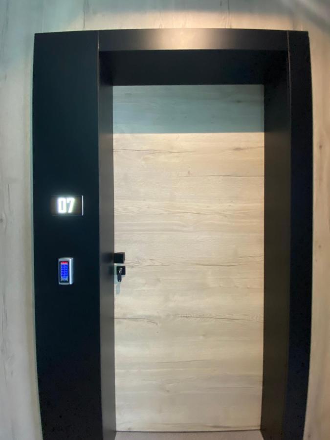 Super Seven Inn Belgrad Dış mekan fotoğraf