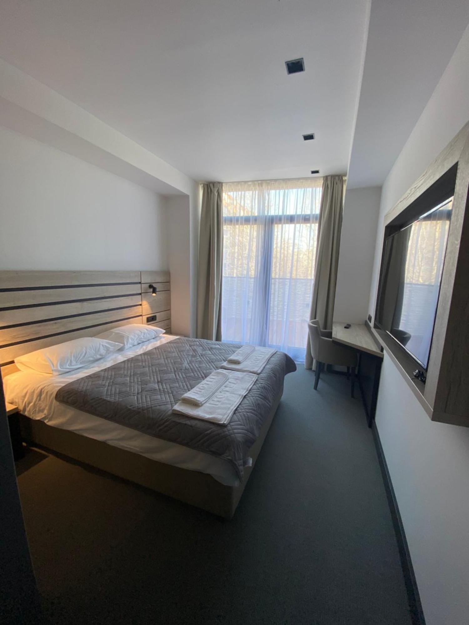 Super Seven Inn Belgrad Oda fotoğraf